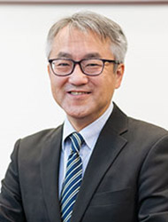 多摩大学经营信息学部 院长 小林英夫