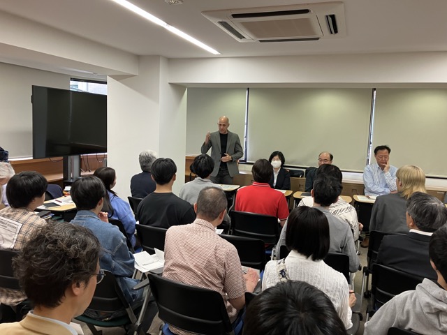 新任のケニージェスロ専任講師のご挨拶