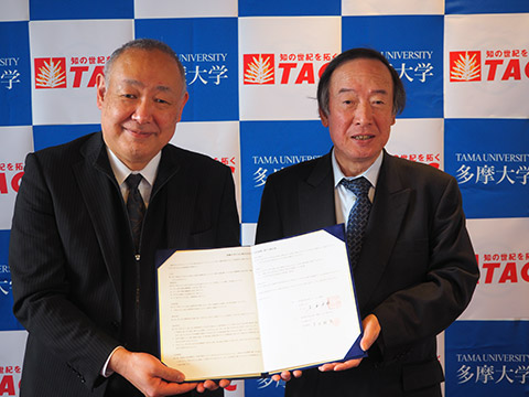 左から本学副学長:杉田文章、TAC㈱代表取締役:多田敏男氏