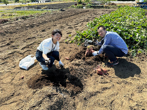 (左から)大和ハウス工業(株)大澤 紀子 様、渡邊 大吾グループ長