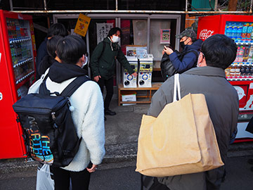 松本ゼミ考案のガチャポン体験