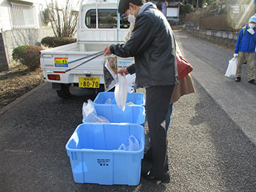 ごみ引渡し（石塚、萩原）