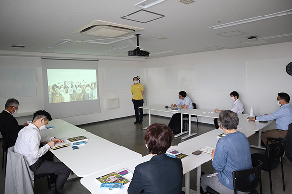 教職員会社見学会の様子