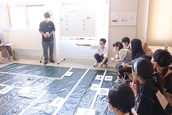 ラジコンカーで実証実験中