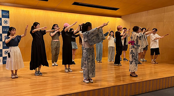 学内での練習風景