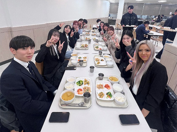 東義大学・国際館の学食での交流（昼食会・当日の実際の学食メニュー）