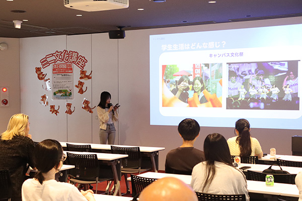 韓国の学生生活を紹介する留学生