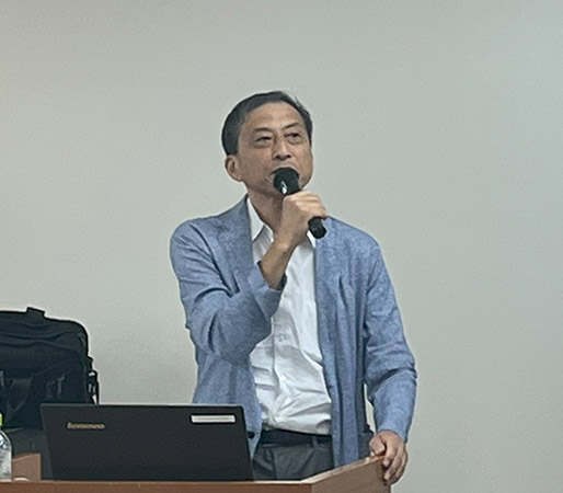 新美 潤 教授