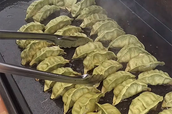 多摩祭①:松本ゼミのわさび餃子