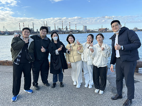 鹿島臨海工場地帯(コンビナート)にて