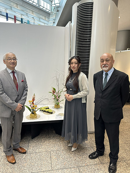 家元 長田華鳳氏、石川舞さん、特任教授 安田震一先生